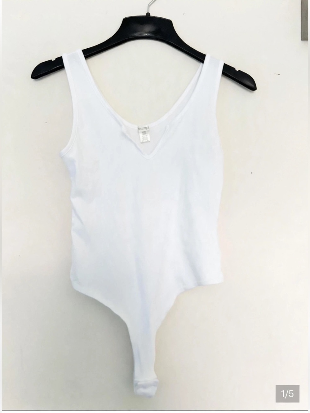 Bozzolo NWOT Women’s White V-Neck One-Piece Bodysuit - Large